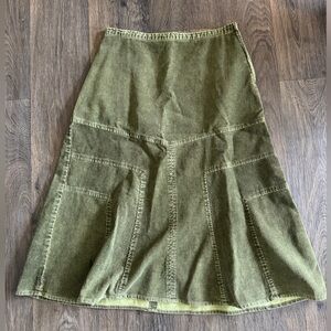 Y2K green corduroy midi skirt🫒